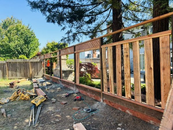 Redwood fence — PRO Builder project